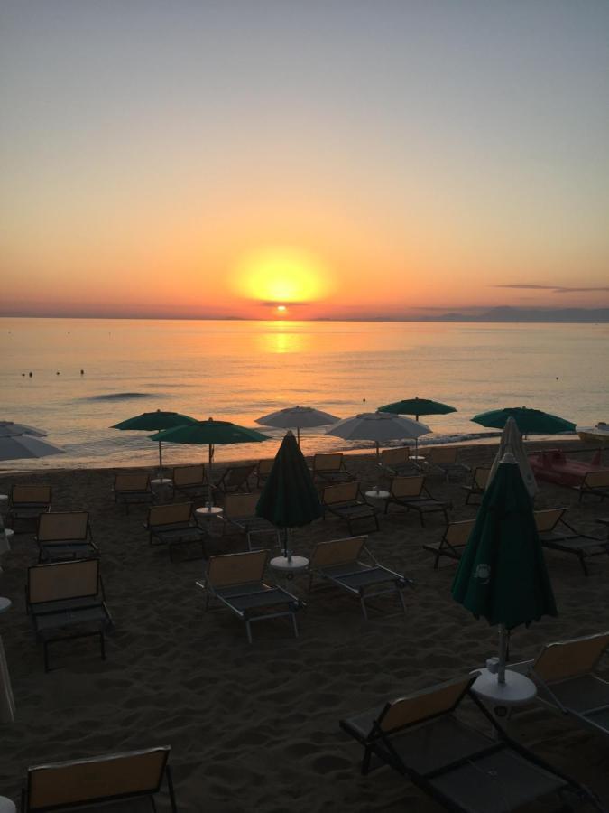 Laris Bed & Breakfast Castellabate Bagian luar foto