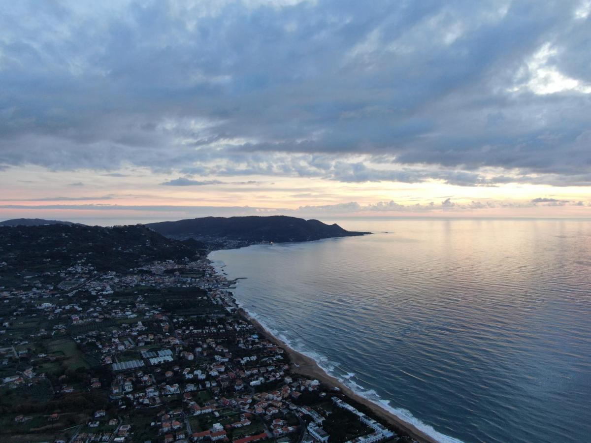 Laris Bed & Breakfast Castellabate Bagian luar foto