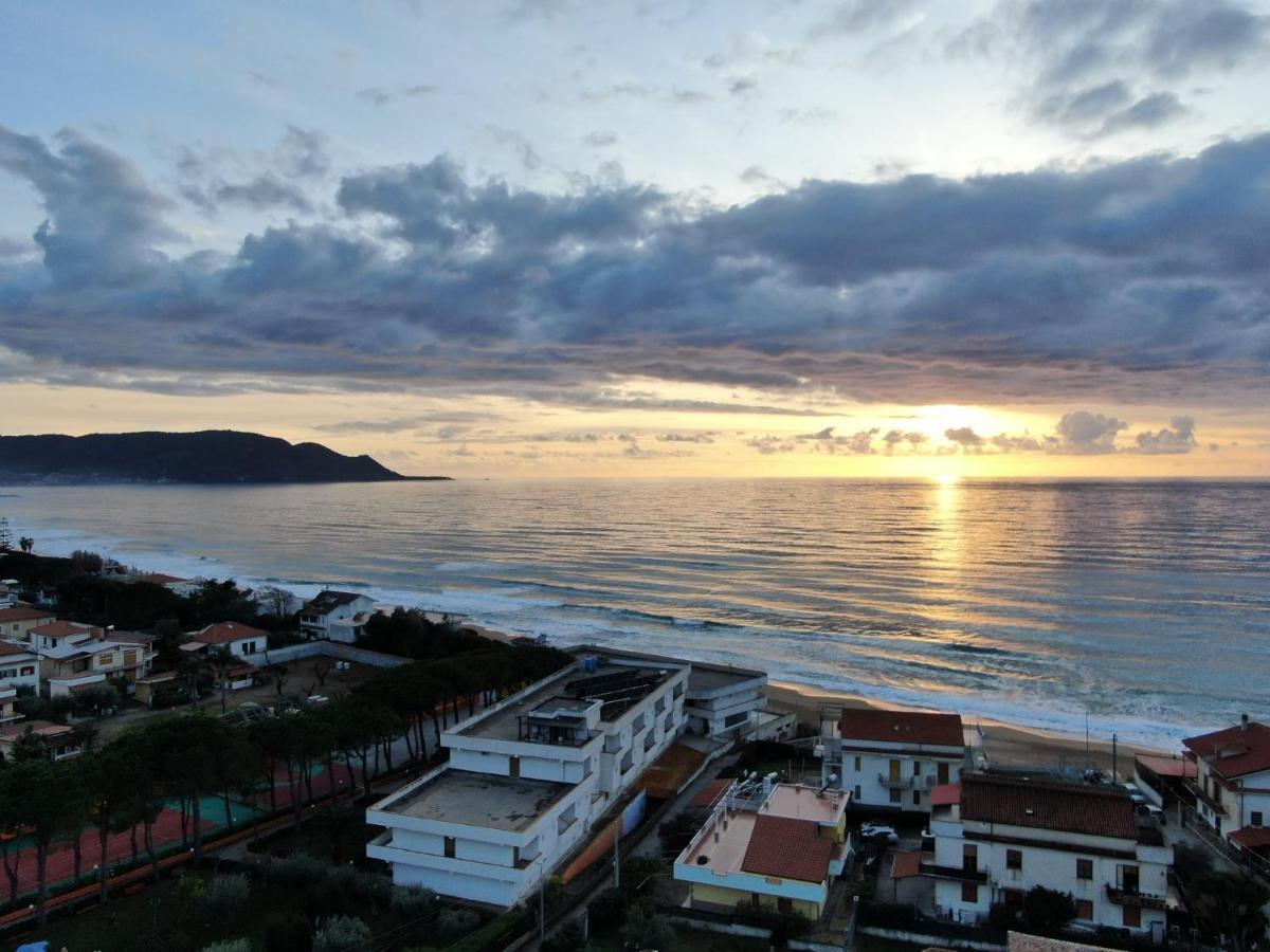 Laris Bed & Breakfast Castellabate Bagian luar foto