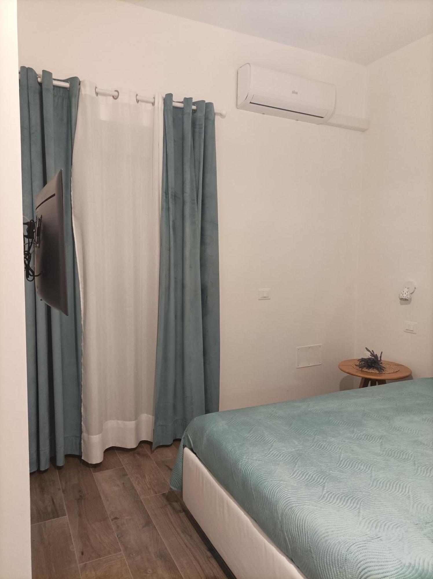 Laris Bed & Breakfast Castellabate Bagian luar foto